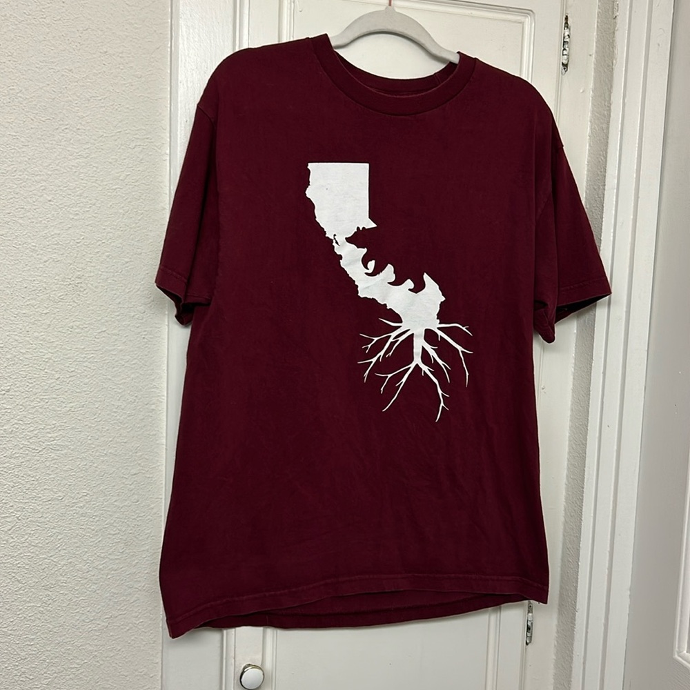California T-shirt Red Large Cali-roots Burgundy CA Grown Bear